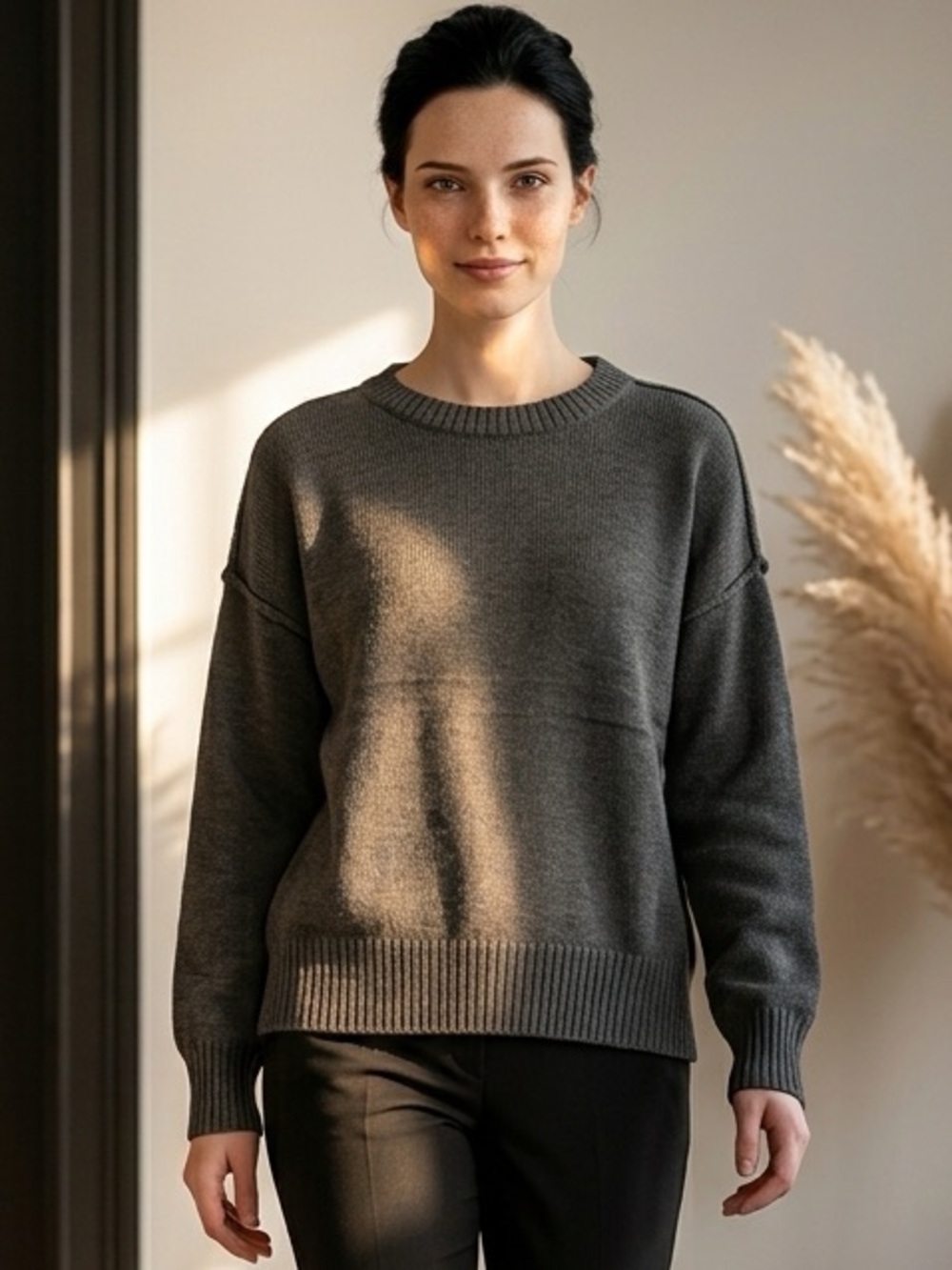 NWT BDG Urban Outfitters Women’s Black Oversized Raw Seam Crew Neck Sweater - XS
